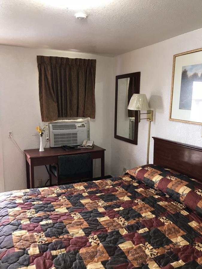 טוקומקארי Americana Motel מראה חיצוני תמונה