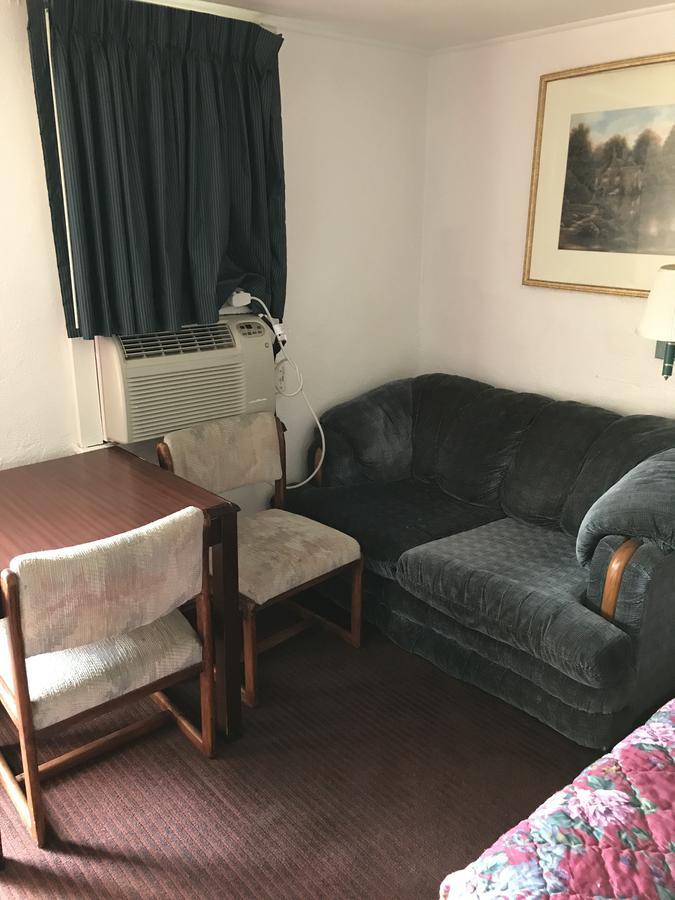 טוקומקארי Americana Motel מראה חיצוני תמונה