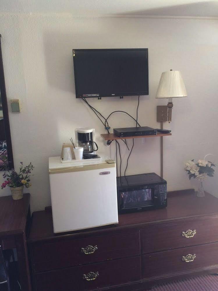 טוקומקארי Americana Motel מראה חיצוני תמונה