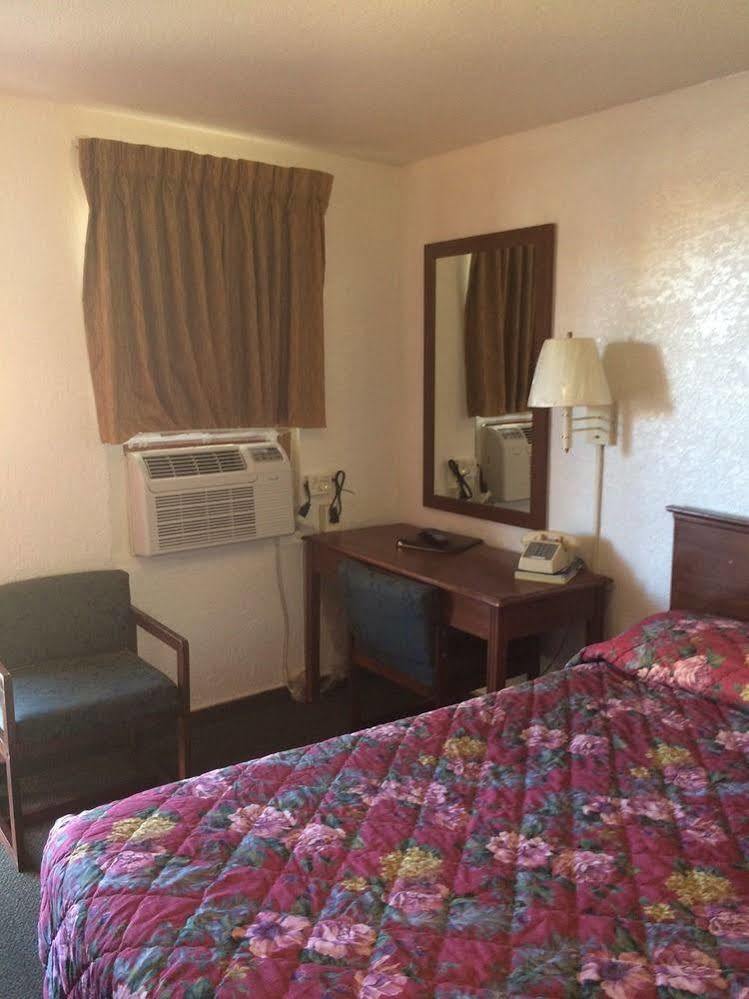 טוקומקארי Americana Motel מראה חיצוני תמונה