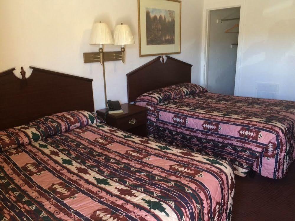 טוקומקארי Americana Motel מראה חיצוני תמונה