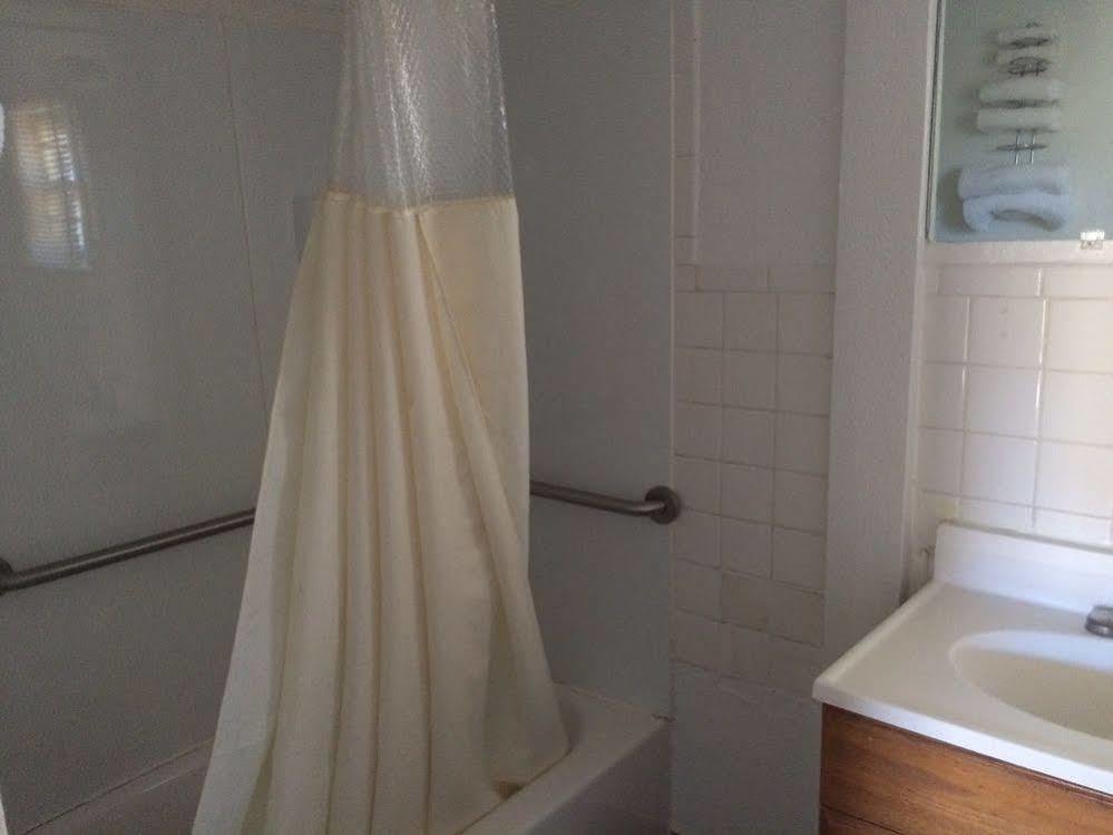 טוקומקארי Americana Motel מראה חיצוני תמונה
