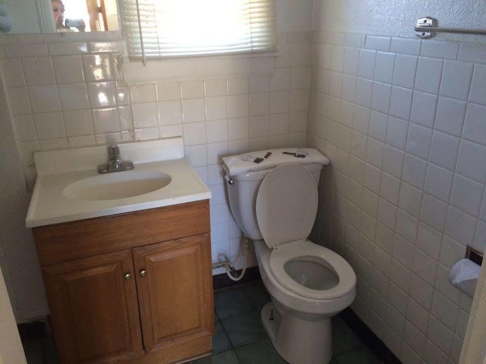 טוקומקארי Americana Motel מראה חיצוני תמונה