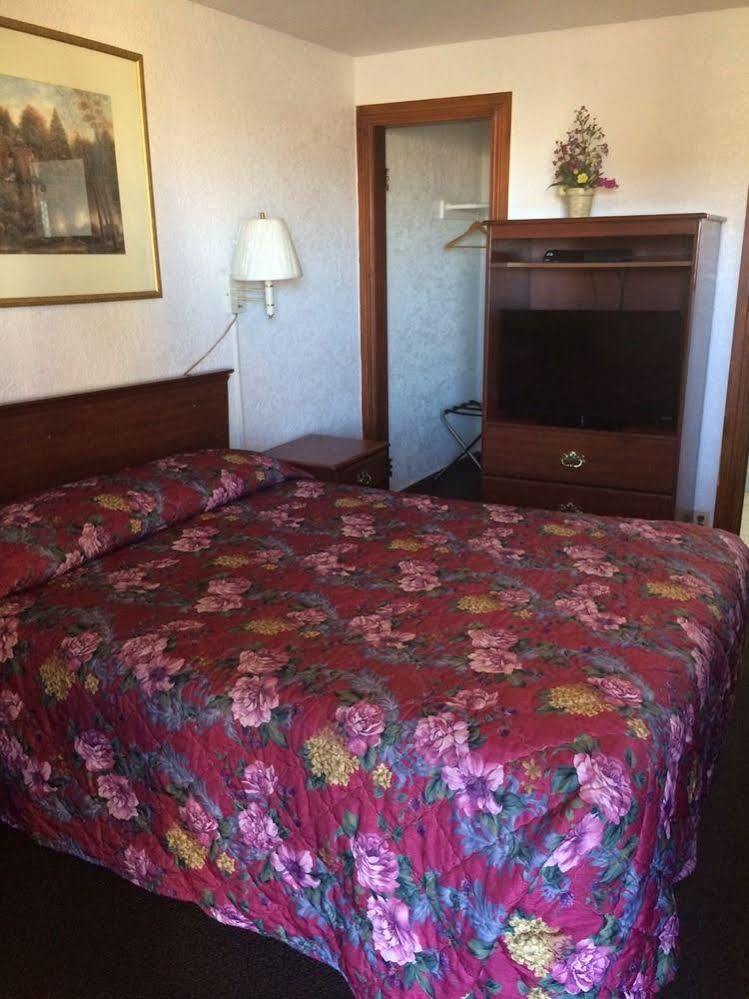 טוקומקארי Americana Motel מראה חיצוני תמונה